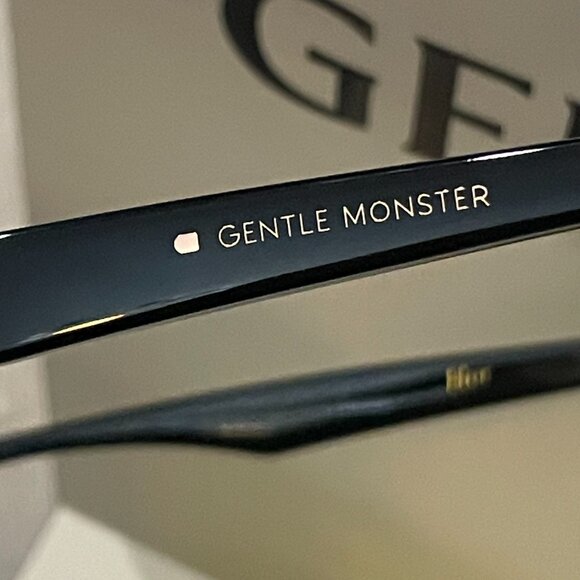 Gentle Monster Black Oversized Sunglasses Gold Logo Statement Chic main image 6